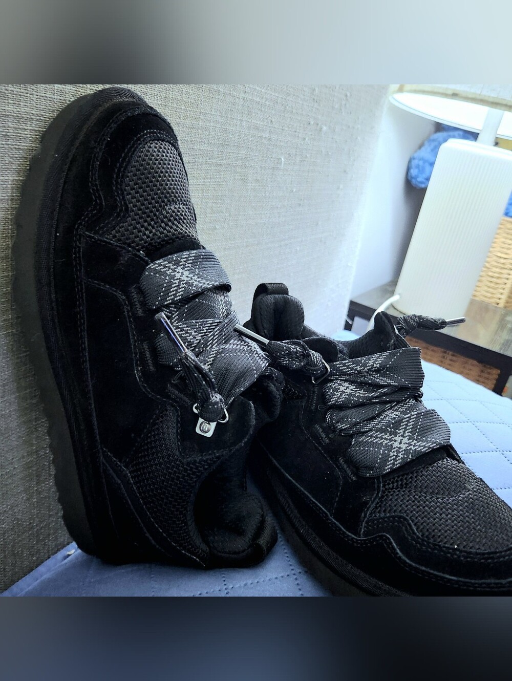 UGG Black Sneaker- YOUTH/GS 6 - Picture 2 of 4